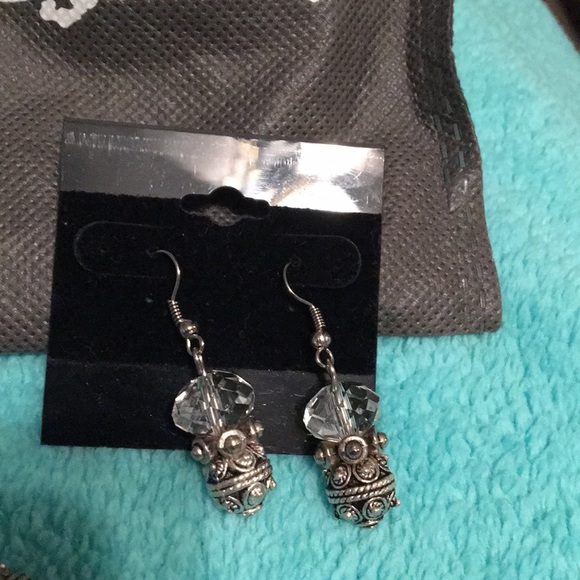 Never worn Necklace & pierced earrings - Picture 2 of 6